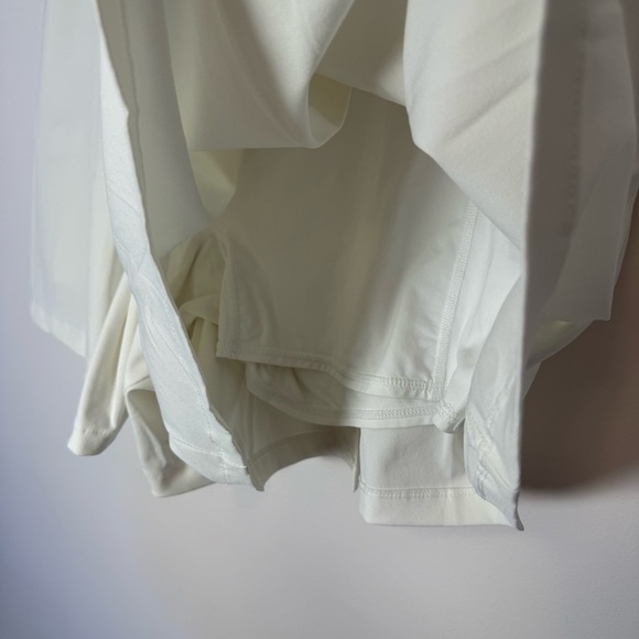 Lilly Pulitzer White Athletic Shorts Size 14 - Picture 5 of 8